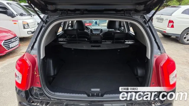 2017 KG_Mobility_Ssangyong TIBOLI Diesel RX 2WD, photograph 5
