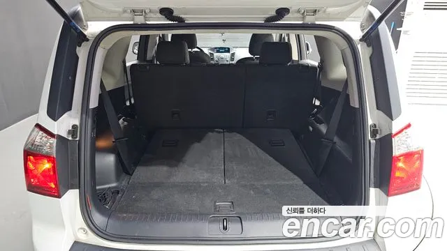 2013 ChevroletGMDaewoo Orlando 2.0 Diesel LT, photograph 2