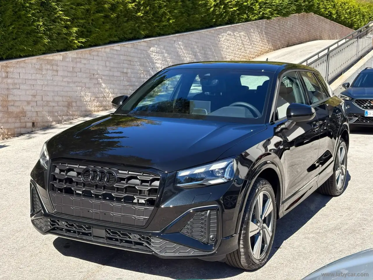 Audi Q2 35 TDI S tronic S line Edition — photo 1 of 23
