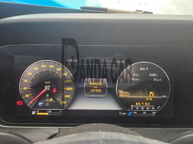 2018 Mercedes-Benz E300 4Matic, photograph 2