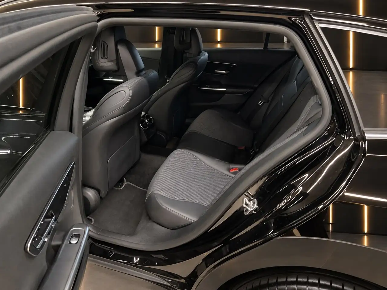 2023 Mercedes-Benz C 220 d 4Matic All Terrain*DigLicht*Burm*MemS, photograph 12
