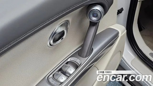 Genesis GV60 Standard — photo 1 of 34