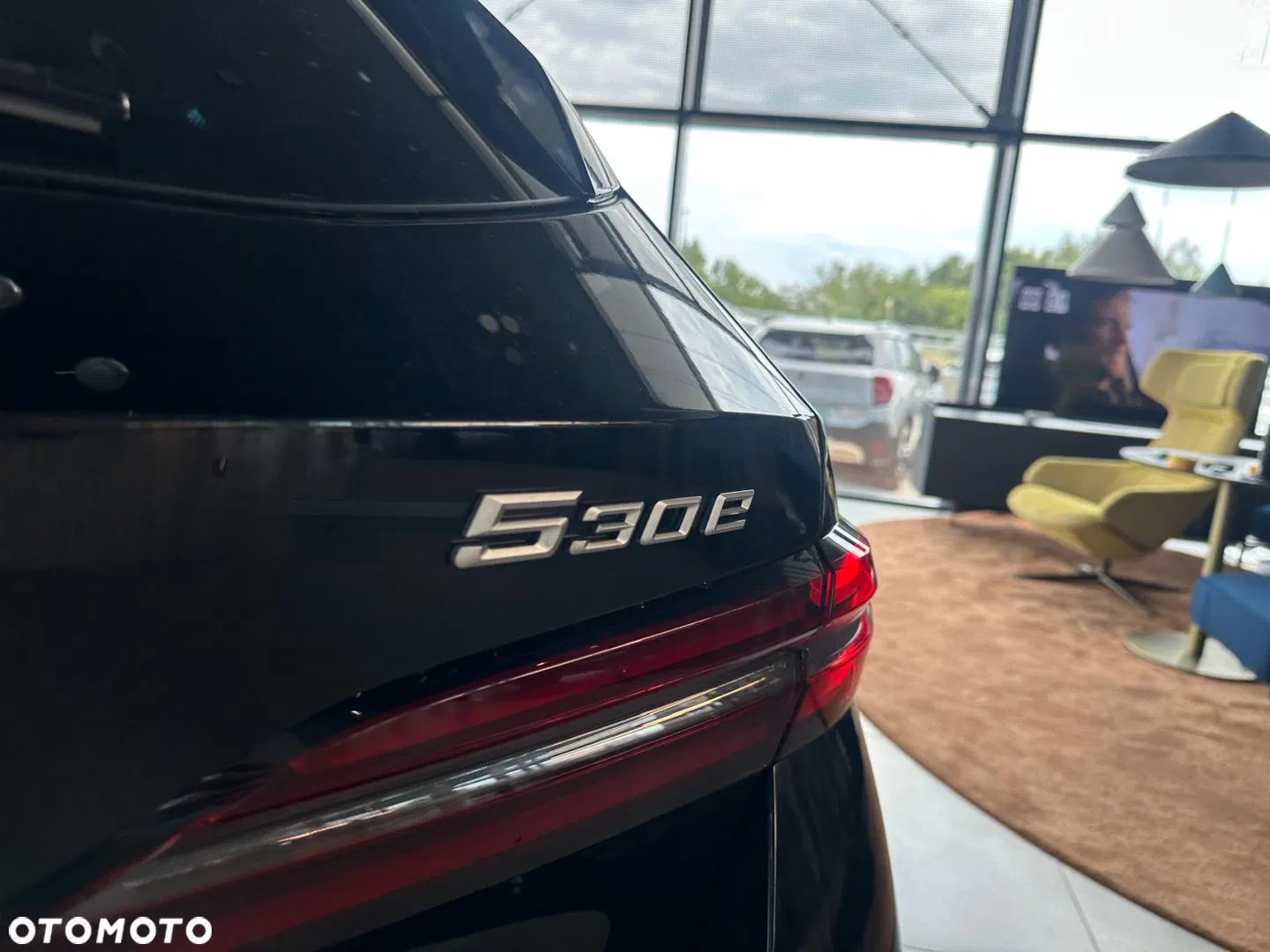 2025 BMW Seria 5 530e xDrive PHEV M Sport, photograph 11