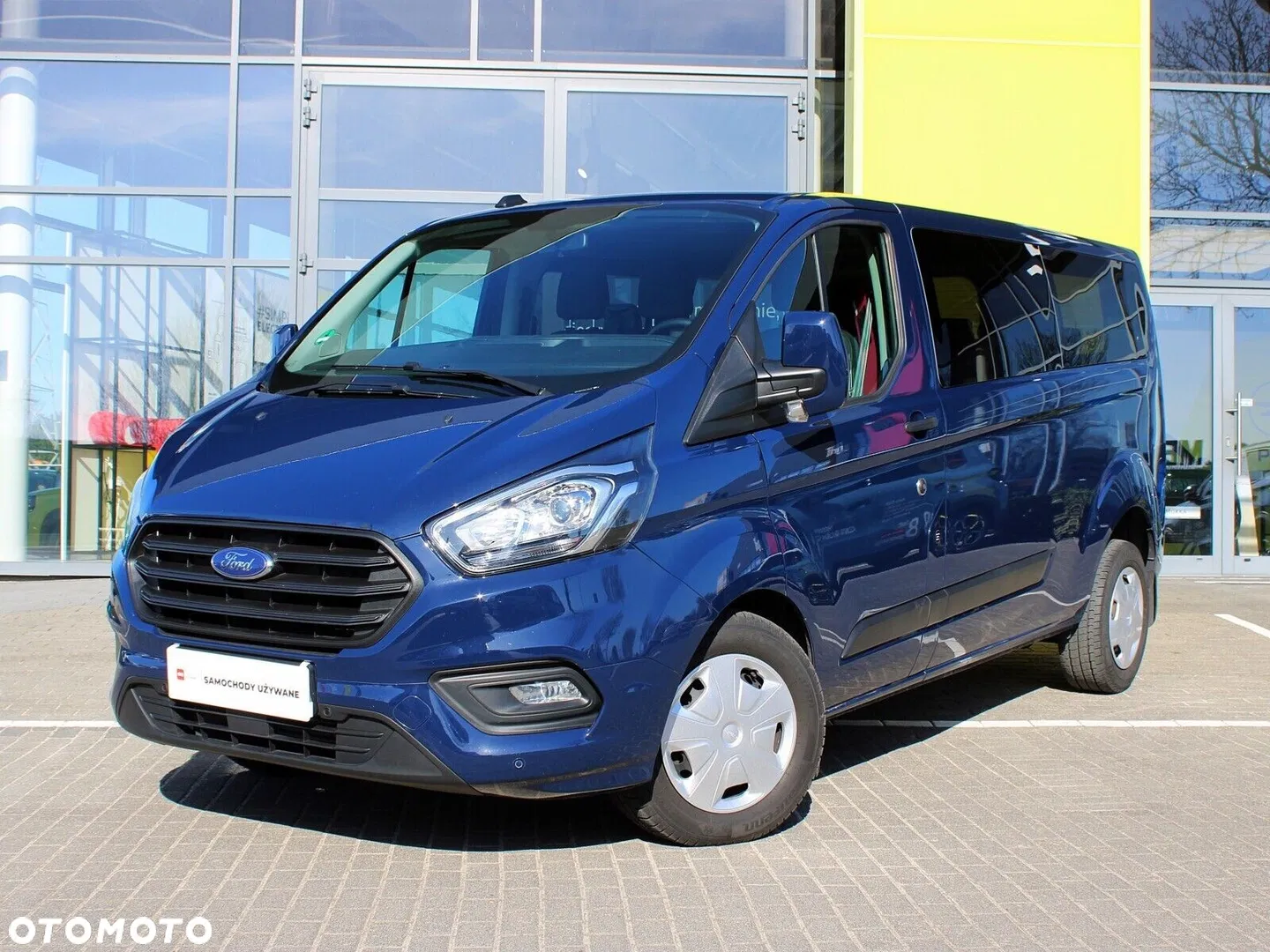 2023 Ford Transit Custom Kombi 320 L2H1 Trend, photograph 2