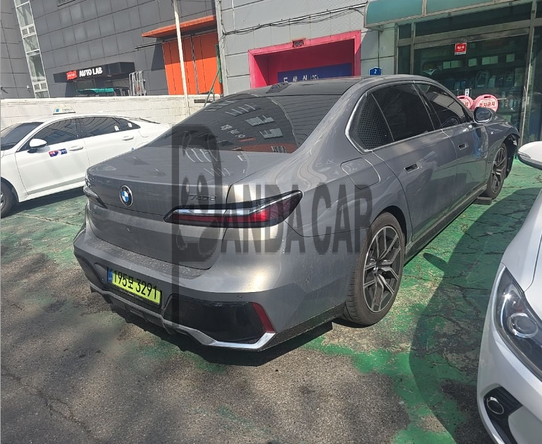 2025 BMW 740d xDrive, photograph 3