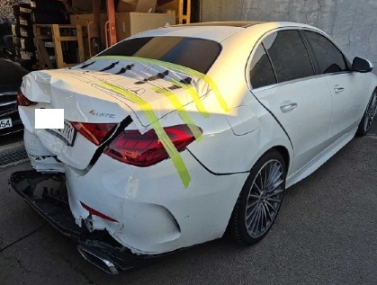 2024 Mercedes-Benz C 300 4MATIC, photograph 4