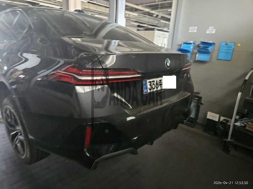 2024 BMW 520i, photograph 2