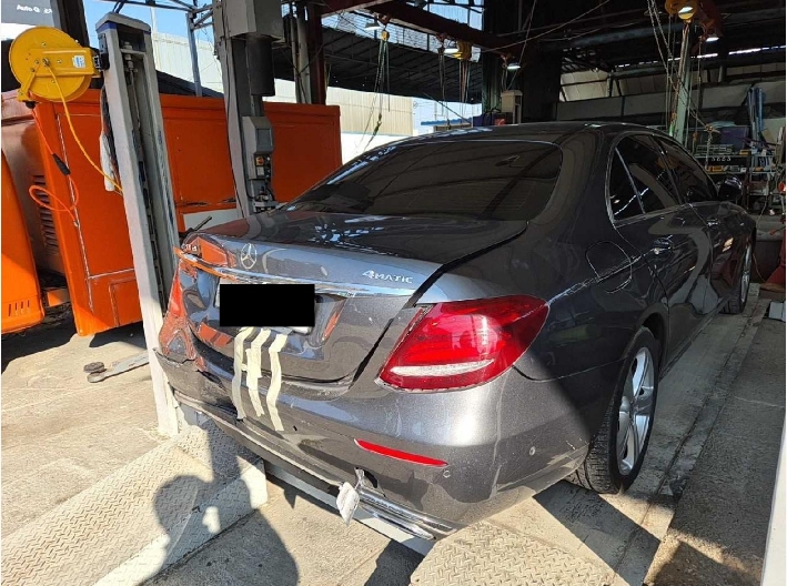 2017 Mercedes-Benz E220 d, photograph 5