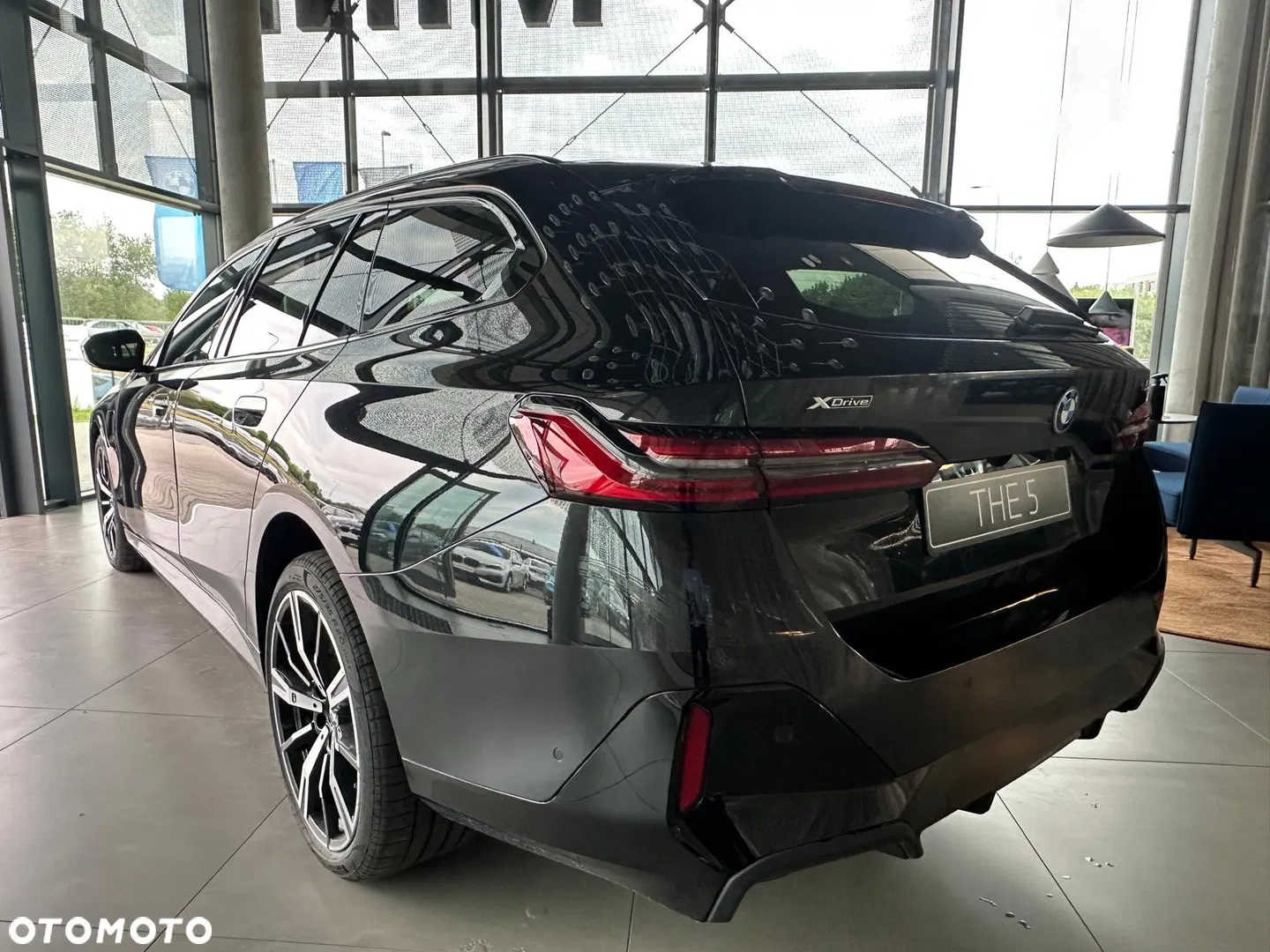 2025 BMW Seria 5 530e xDrive PHEV M Sport, photograph 4