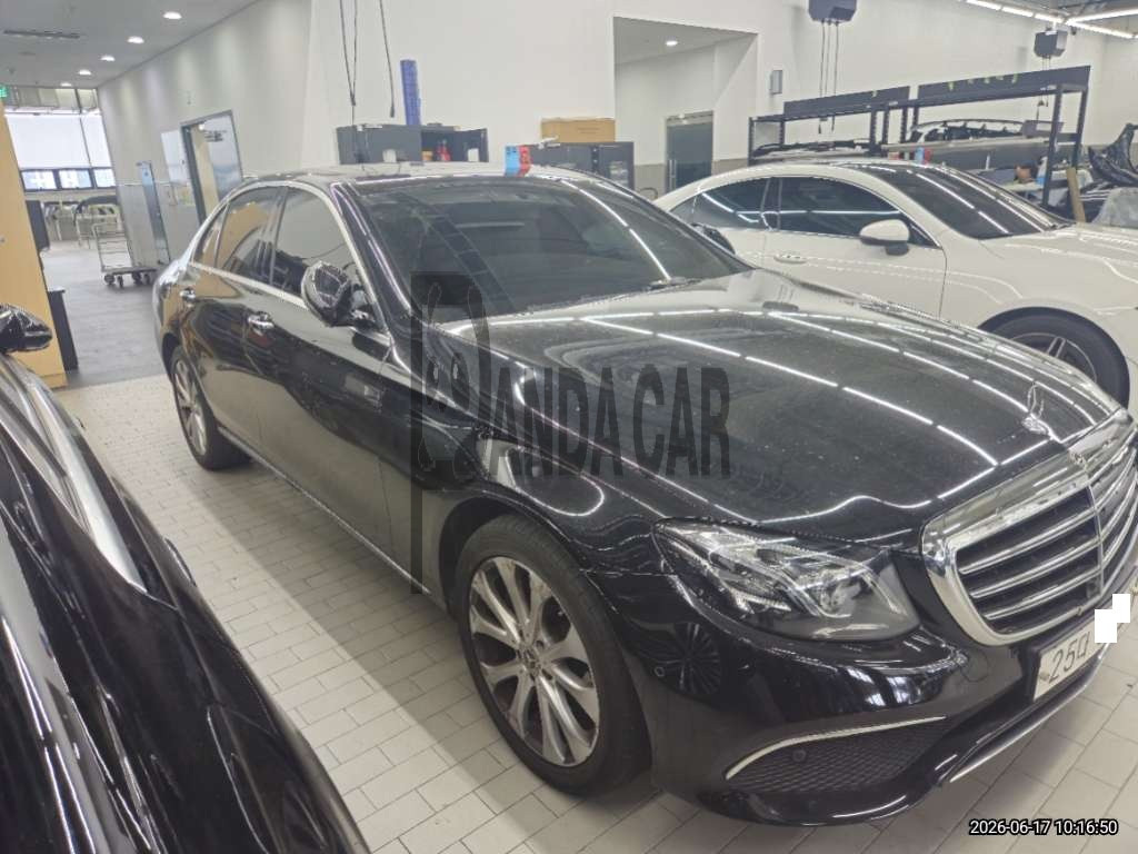 2018 Mercedes-Benz E300 4Matic, photograph 3