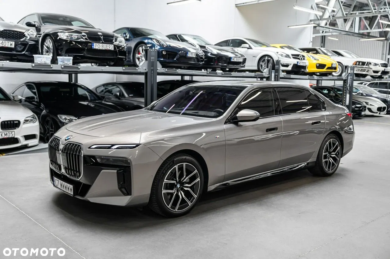 2024 BMW Seria 7 740d xDrive mHEV M Sport sport, photograph 3
