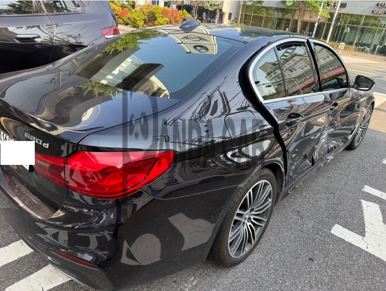 2020 BMW 520d M Sport Package, photograph 3