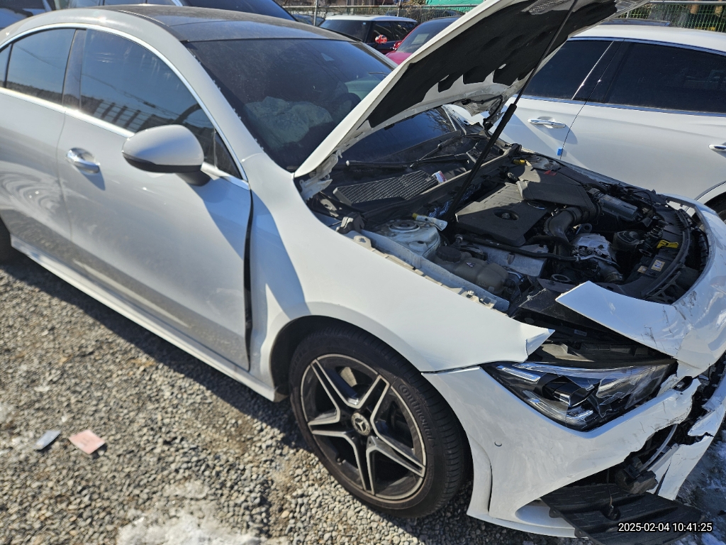 2020 Mercedes-Benz CLA250 4MATIC, photograph 5