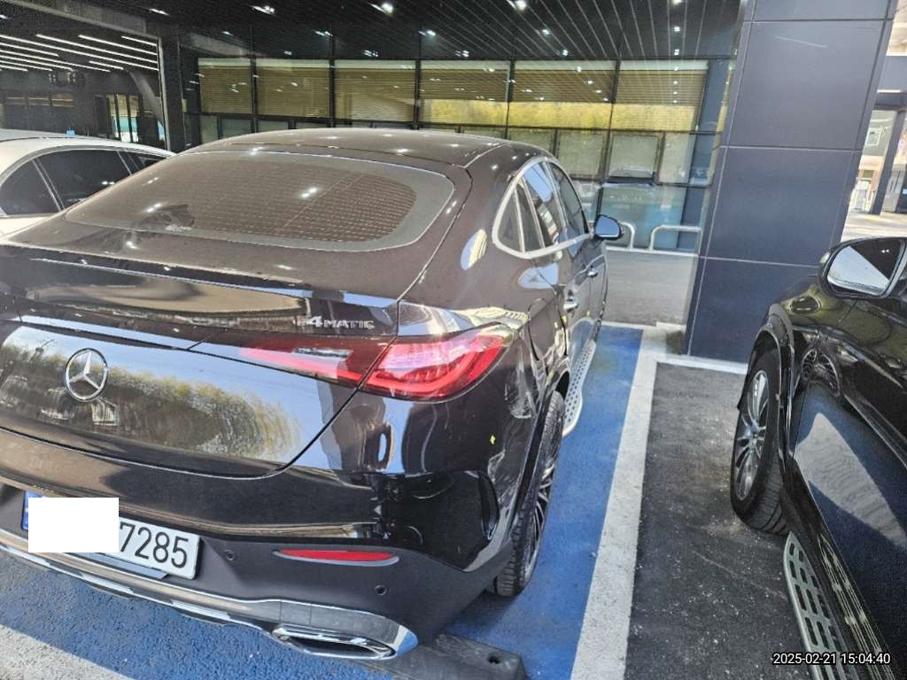 2024 Mercedes-Benz GLC 300 4MATIC Coupe, photograph 3