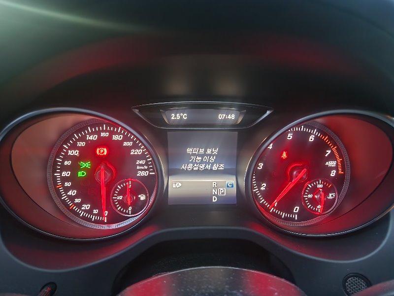 2018 Mercedes-Benz GLA220, photograph 2