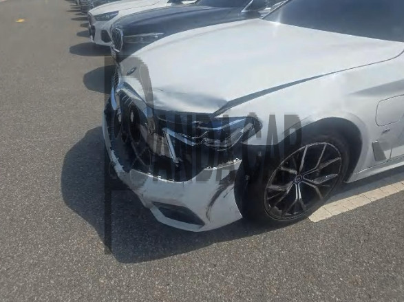 2021 BMW 530e, photograph 2