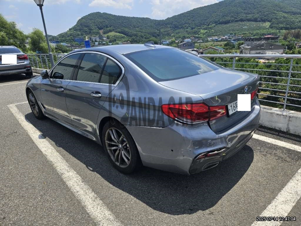 2018 BMW 520d, photograph 2