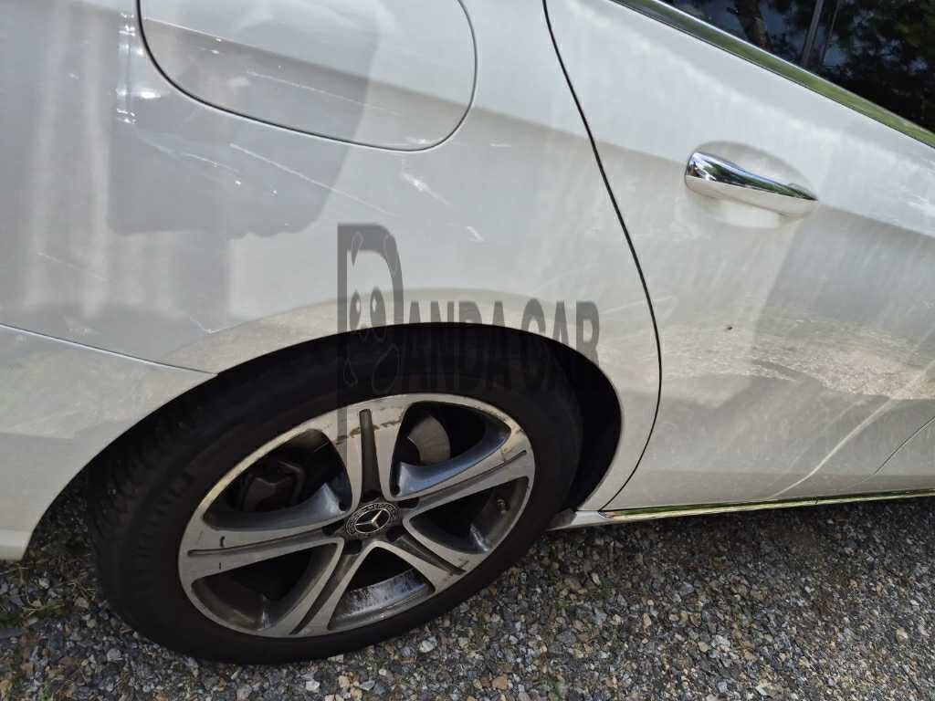 2019 Mercedes-Benz E300, photograph 1