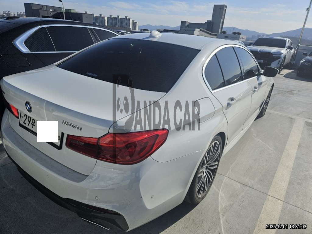 2019 BMW 530i xDrive M Sport Package Plus, photograph 4