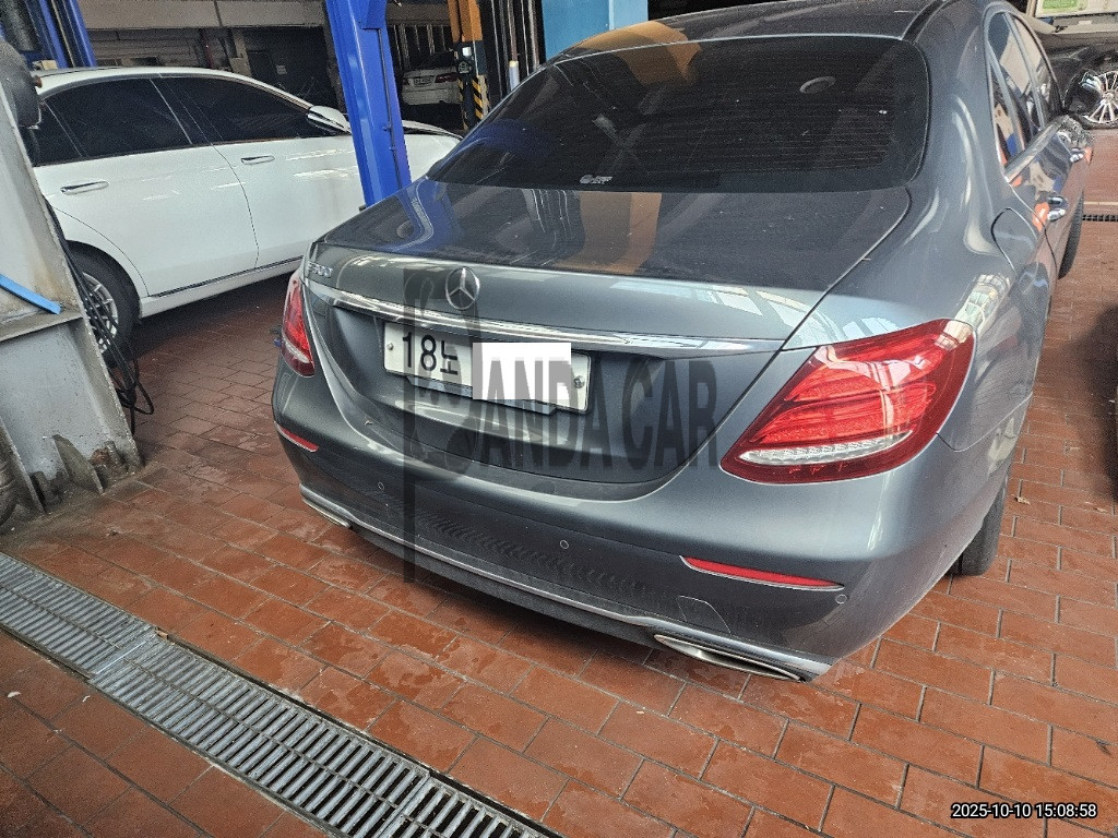 2019 Mercedes-Benz E300, photograph 4