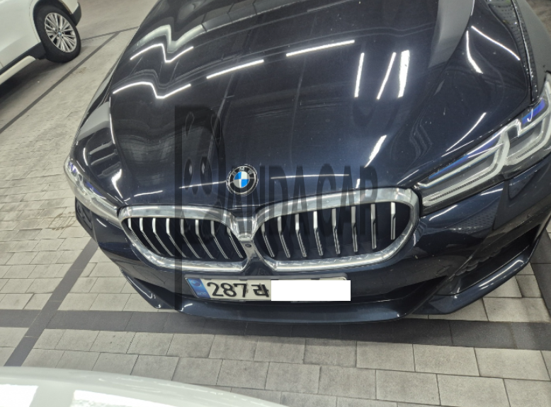 2021 BMW 530e, photograph 1