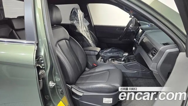 KG_Mobility_Ssangyong Rexton Diesel 2.2 4WD — photo 1 of 38