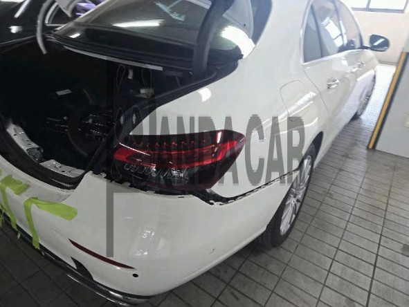2023 Mercedes-Benz E220 d 4MATIC, photograph 2