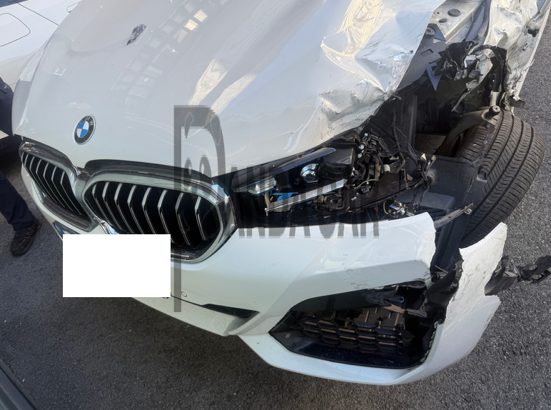 2021 BMW 530e, photograph 1