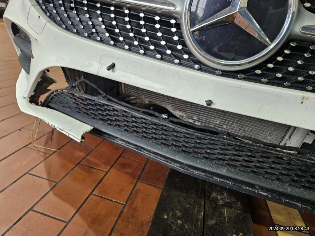 2023 Mercedes-Benz A250 4MATIC, photograph 3