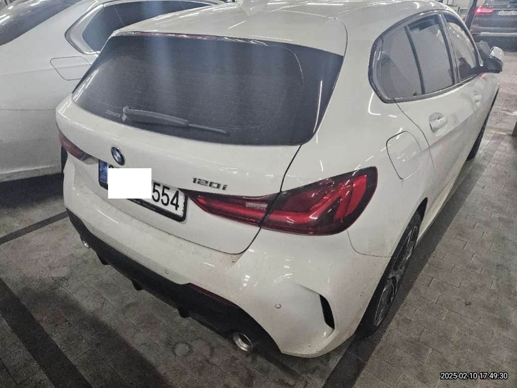 2024 BMW 120i, photograph 5