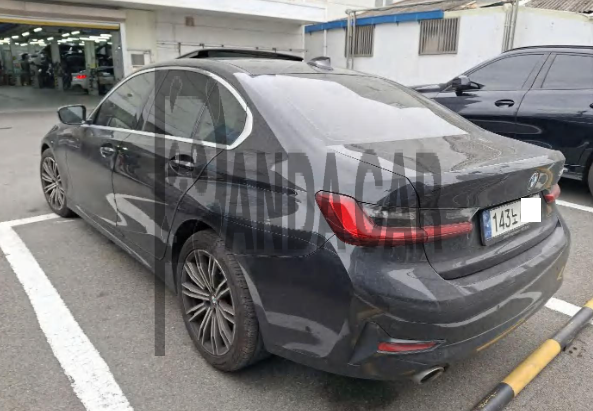 2021 BMW 320i, photograph 3