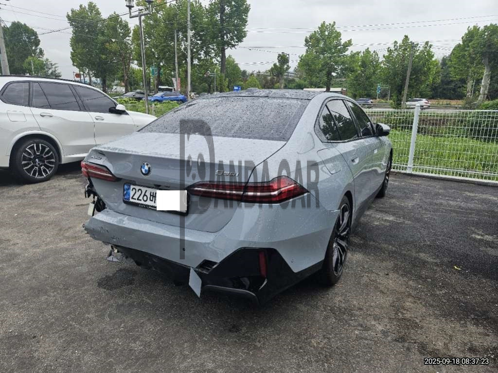 2025 BMW 530i xDrive, photograph 4