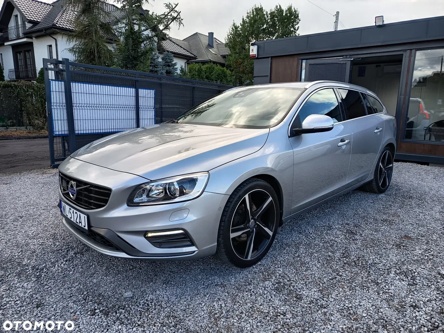 2016 Volvo V60 D4 Geartronic RDesign, photograph 2