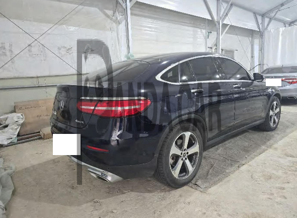 2019 Mercedes-Benz GLC300 4Matic Coupe, photograph 4