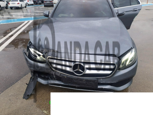 2019 Mercedes-Benz E300, photograph 1
