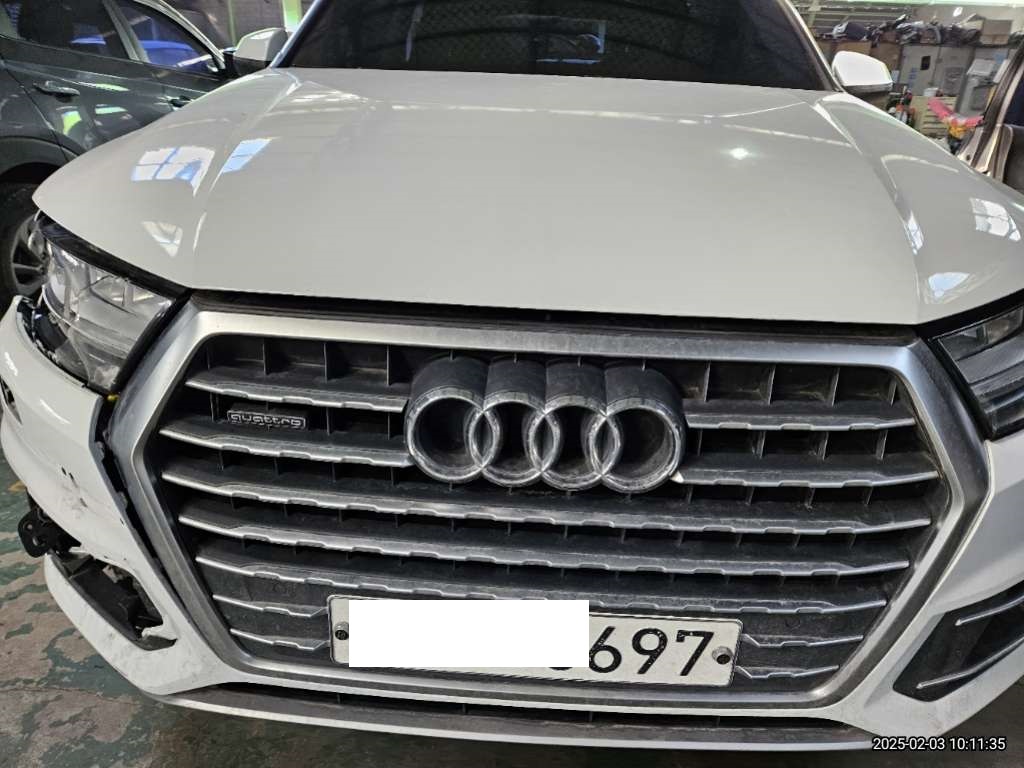 2019 Audi Q7 45 TFSI quattro, photograph 1