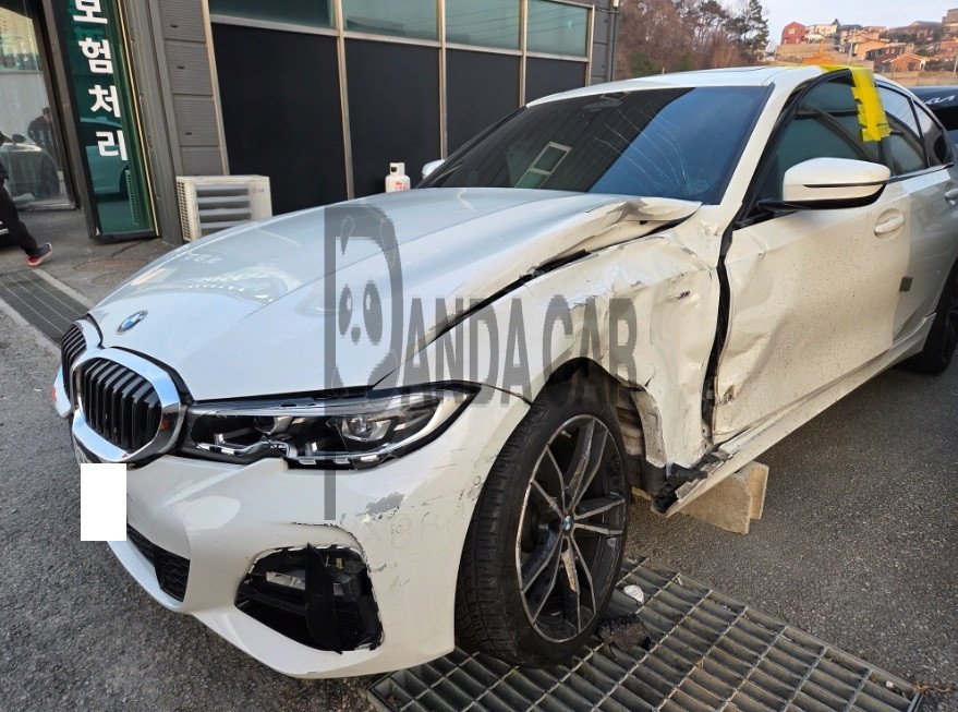 2022 BMW 320i, photograph 3