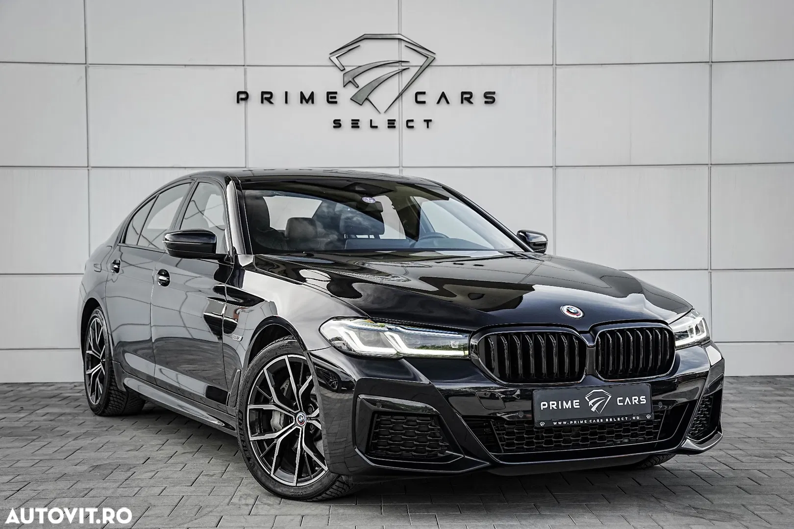 2022 BMW Seria 5 545e xDrive Aut. M Sport Edition, photograph 1