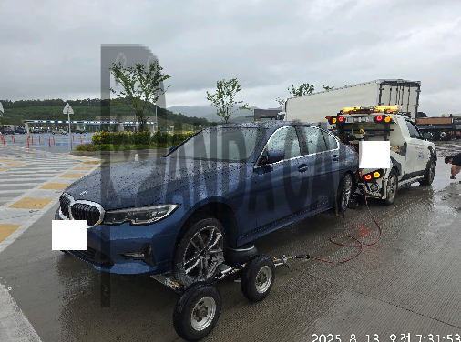 2021 BMW 320i, photograph 3