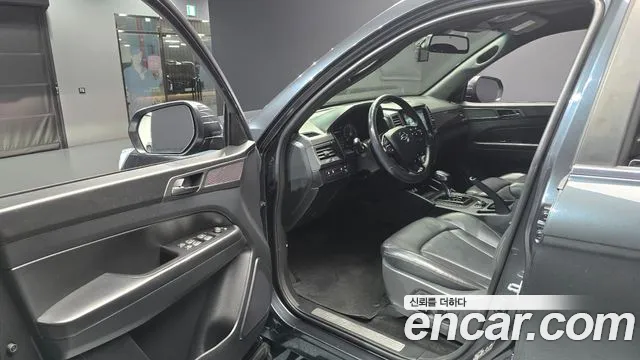 KG_Mobility_Ssangyong Rexton Diesel 2.2 4WD — photo 1 of 33