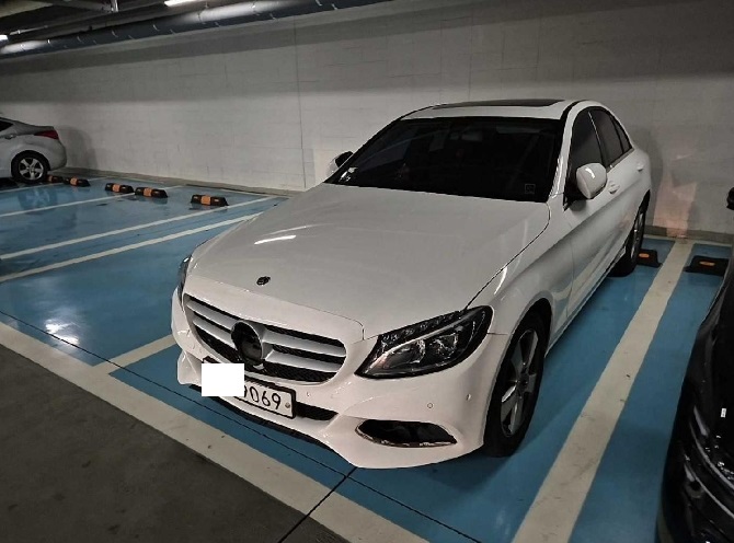 2018 Mercedes-Benz C200 d 05bo9069, photograph 5