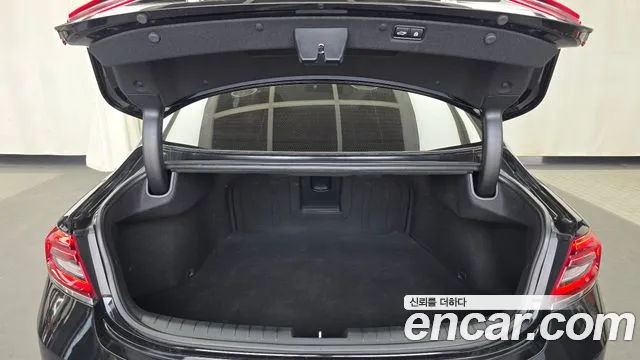 Hyundai Grandeur 3.0 Exclusive — photo 1 of 31