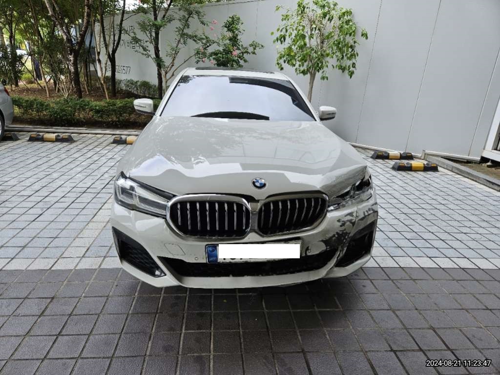 2021 BMW 520i, photograph 4