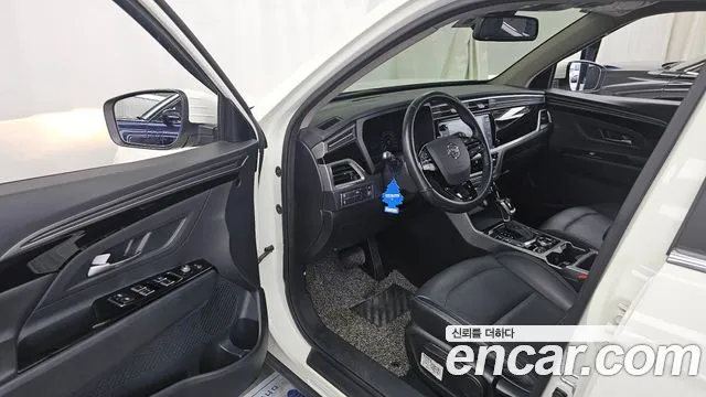 KG_Mobility_Ssangyong KORANDO Gasoline 1.5 2WD C5 — photo 1 of 29