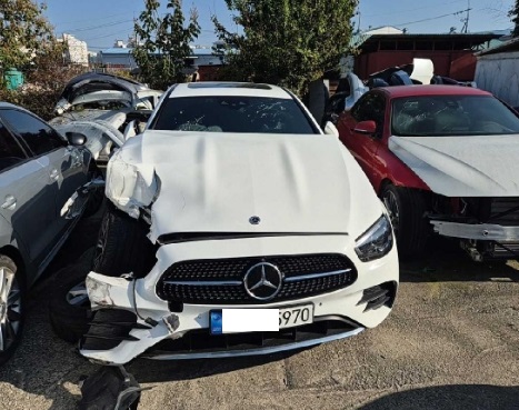 2023 Mercedes-Benz E220 d 4MATIC, photograph 1
