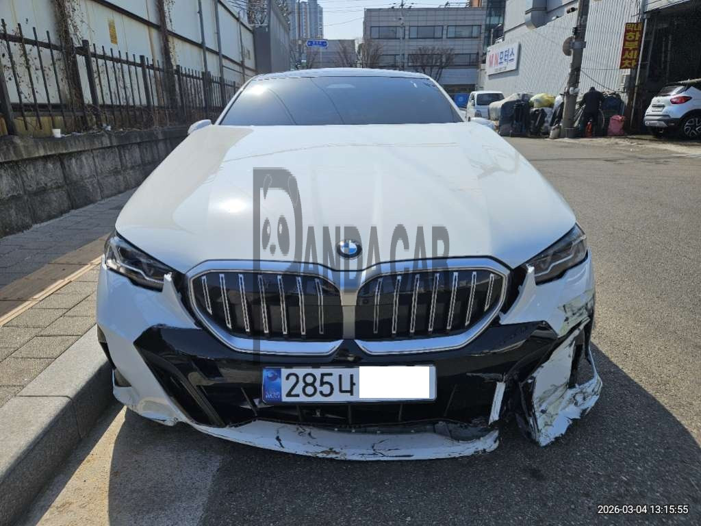 2025 BMW 520i, photograph 2