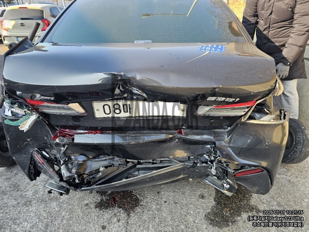 2019 BMW 530i xDrive M Sport Package Plus, photograph 2