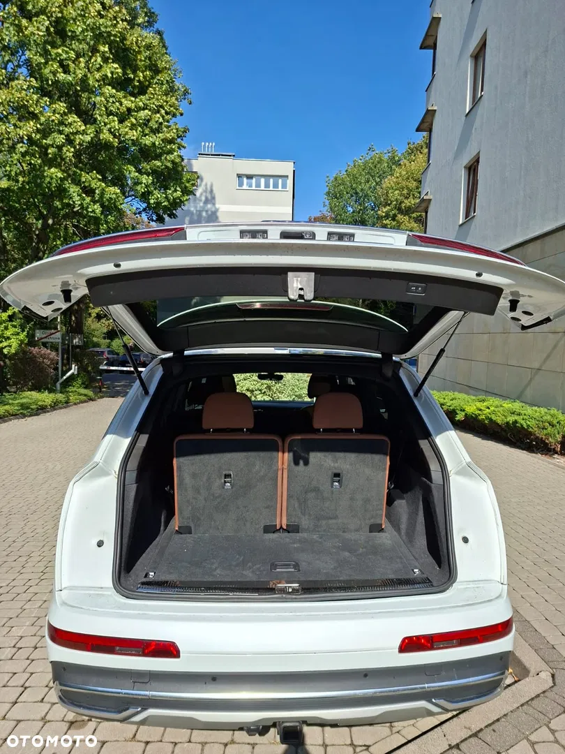 2021 Audi Q7, photograph 10