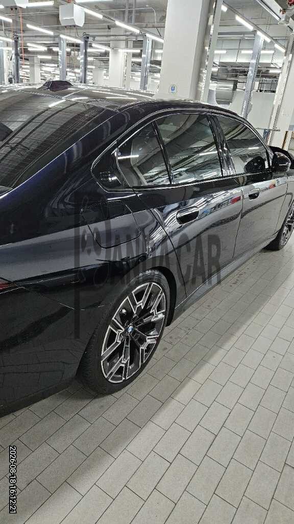 2026 BMW 530e xDrive, photograph 4