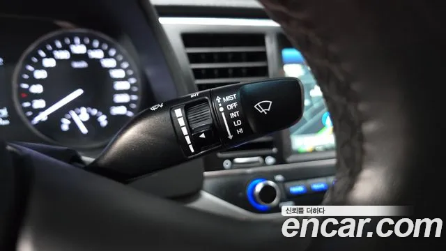 2017 Hyundai AVANTE 1.6 GDI Smart, photograph 5